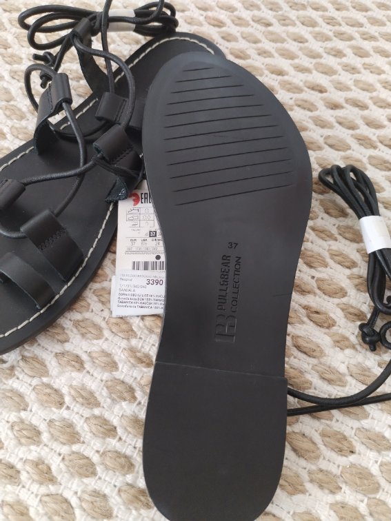 Kožne nove Pull and Bear sandale slika #5