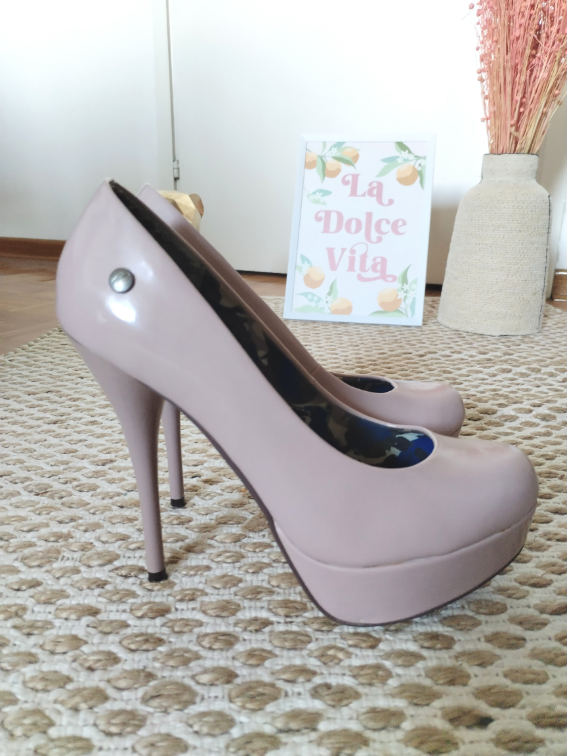 Kitten lakovane salonke slika #1