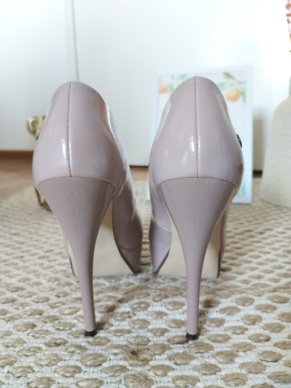 Kitten lakovane salonke slika #4