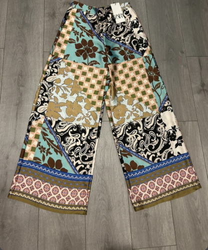 Zara siroke leprsave pantalone S