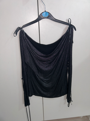 Elegantna crna bluza