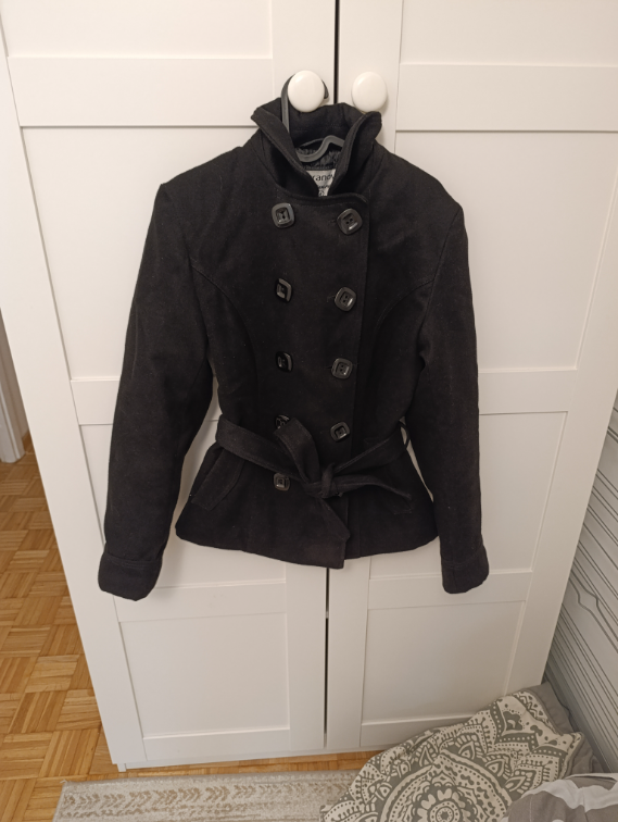 Topao crni zimski kaput velicina M slika #1