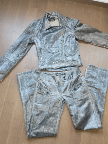 Komplet jaknica pantalone