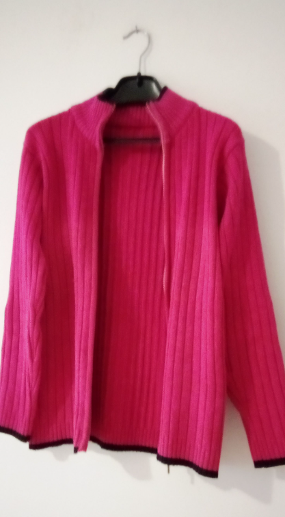 Pink džemper slika #1