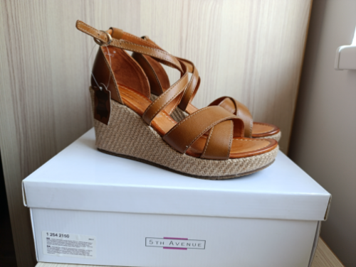 5th Avenue sandale - kožne NOVO sa etiketom