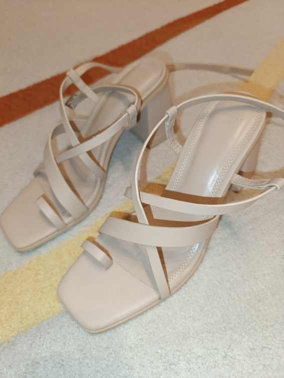 Bershka sandale NOVO slika #1