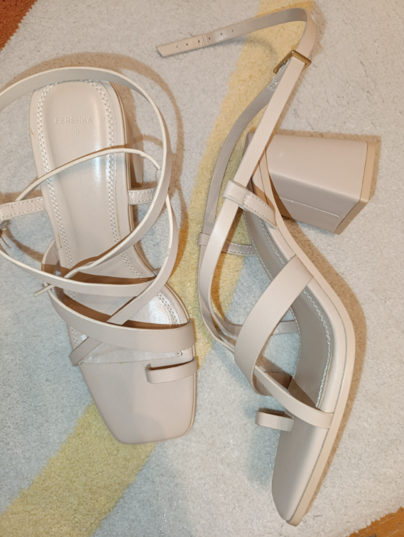 Bershka sandale NOVO slika #3