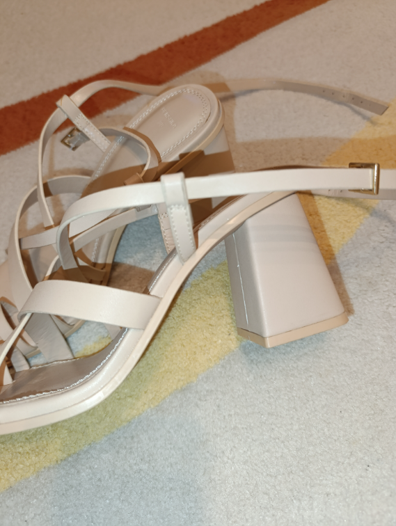 Bershka sandale NOVO slika #4