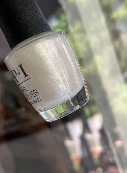 OPI Hands in the clouds slika #2