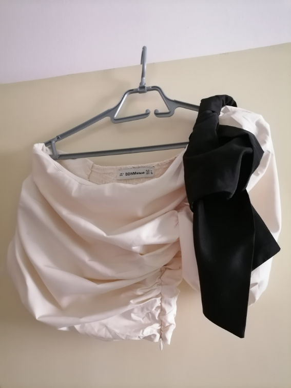 Nov crop top L slika #3
