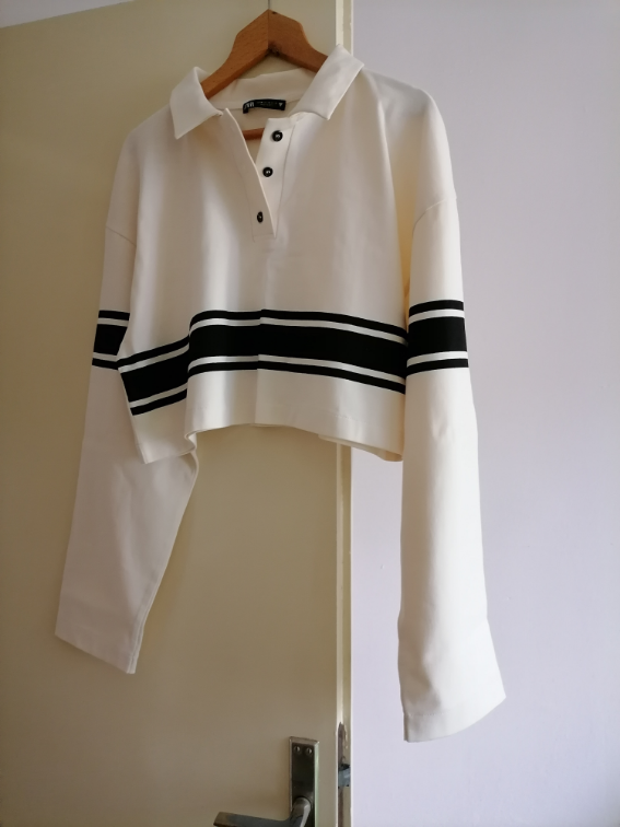 Nov crop top dugih rukava Zara  M slika #1