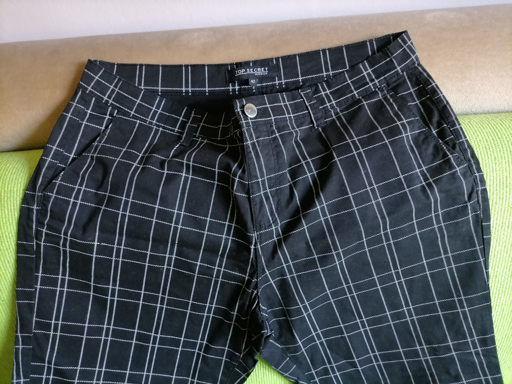 Nove crne karirane pantalone TOP SECRET  42 slika #2