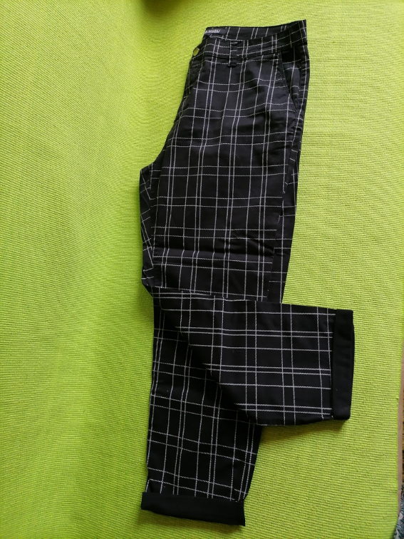 Nove crne karirane pantalone TOP SECRET  42 slika #4