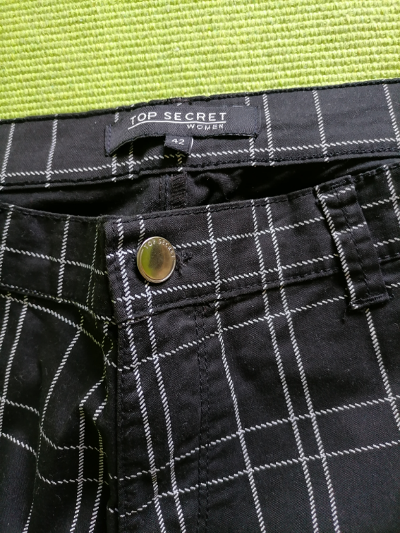 Nove crne karirane pantalone TOP SECRET  42 slika #5