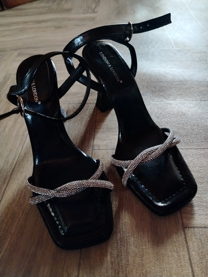 Crne sandale slika #2