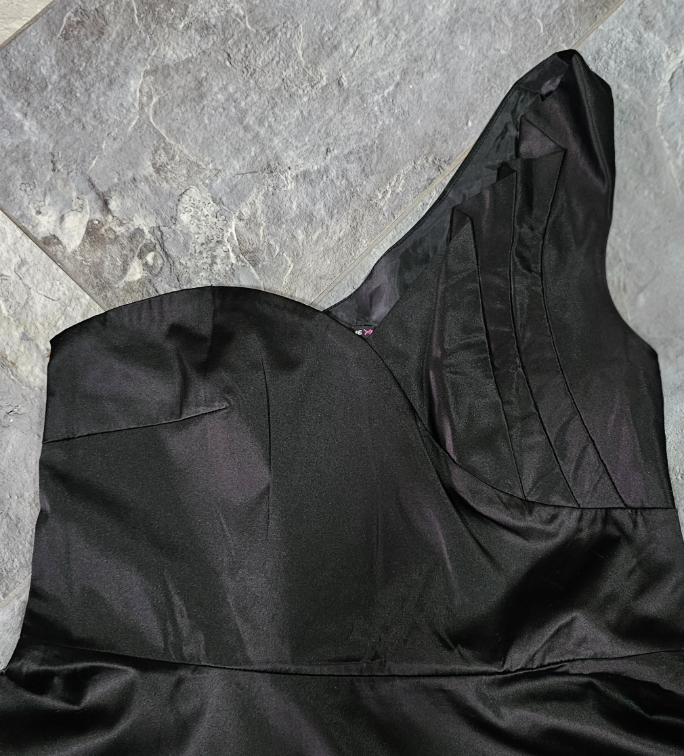 Fishbone crna haljina slika #2