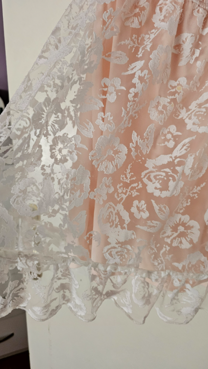 Janina čipkasta haljina sa svetlo roze postavom slika #4