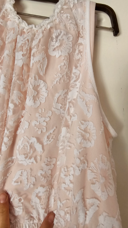 Janina čipkasta haljina sa svetlo roze postavom slika #1